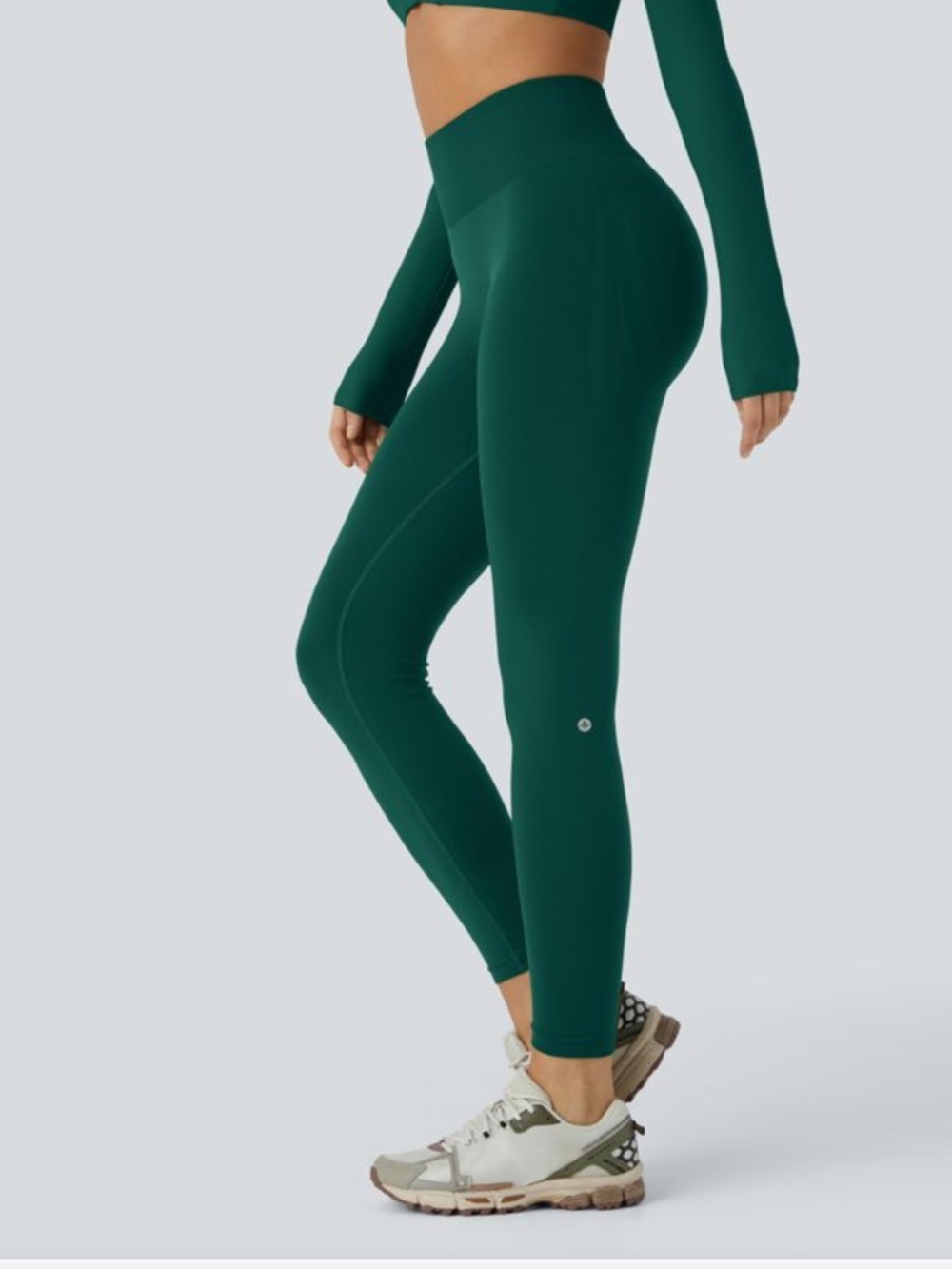 Halara 
OneForm Seamless Flow Mid Rise Tummy Control Butt Lifting Yoga Leggings